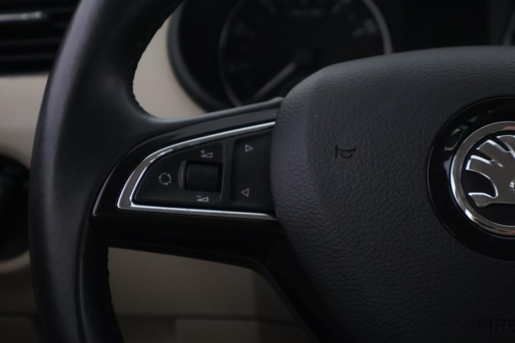 SKODA Octavia 2015