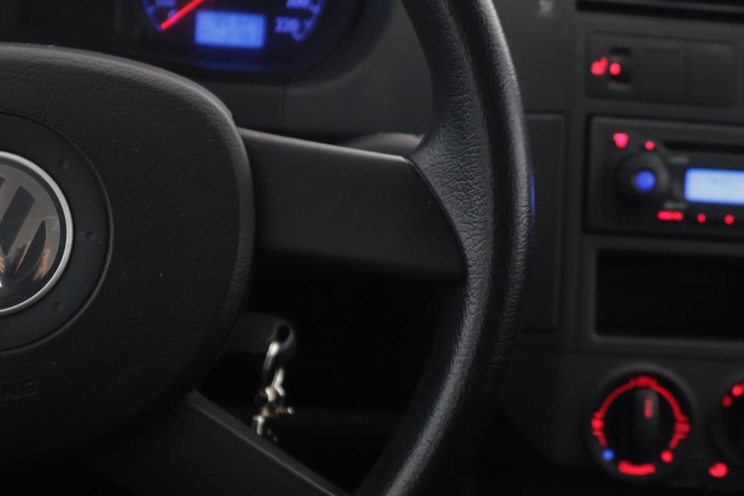 VOLKSWAGEN Polo 2005