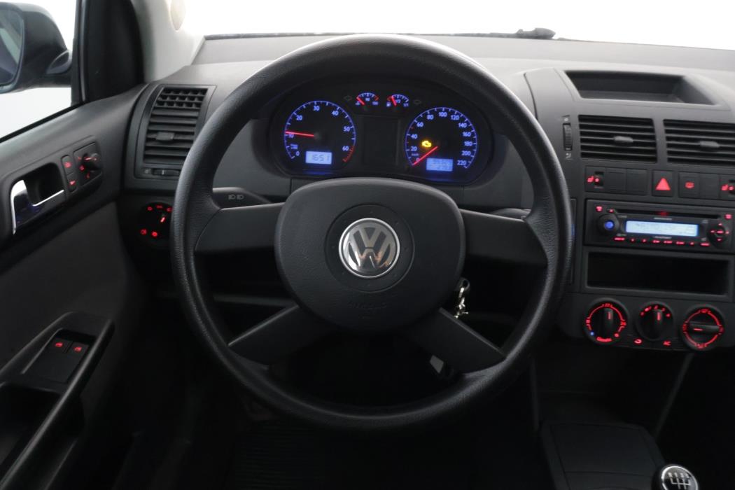 VOLKSWAGEN Polo 2005