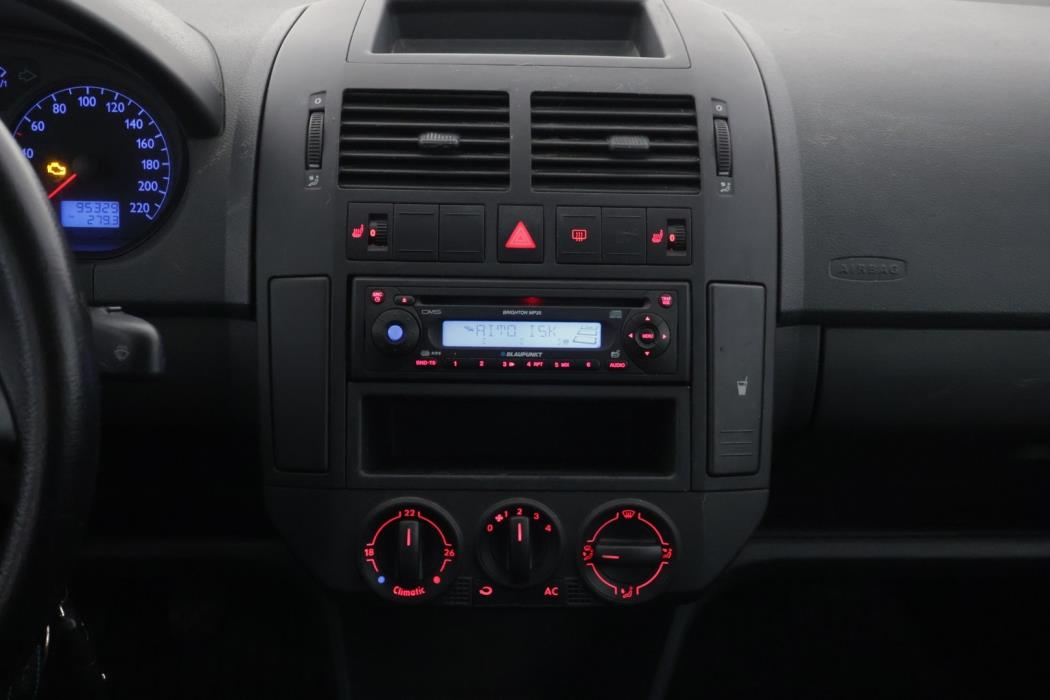 VOLKSWAGEN Polo 2005