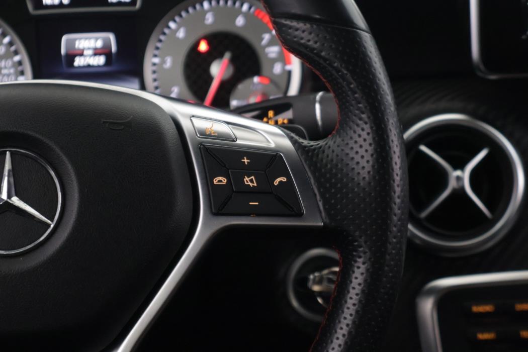 MERCEDES-BENZ A 2014