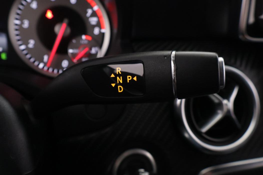 MERCEDES-BENZ A 2014