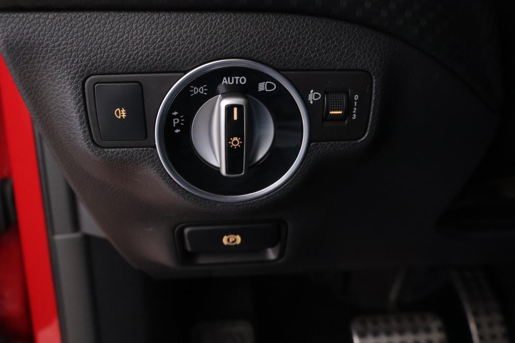 MERCEDES-BENZ A 2014