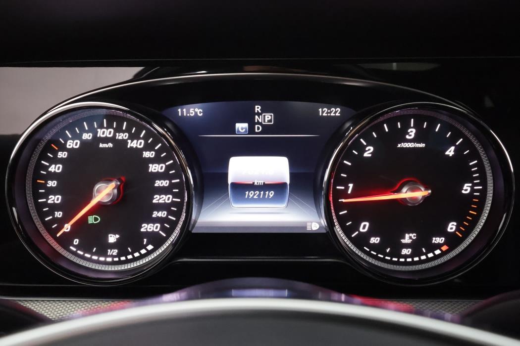 MERCEDES-BENZ E 2018