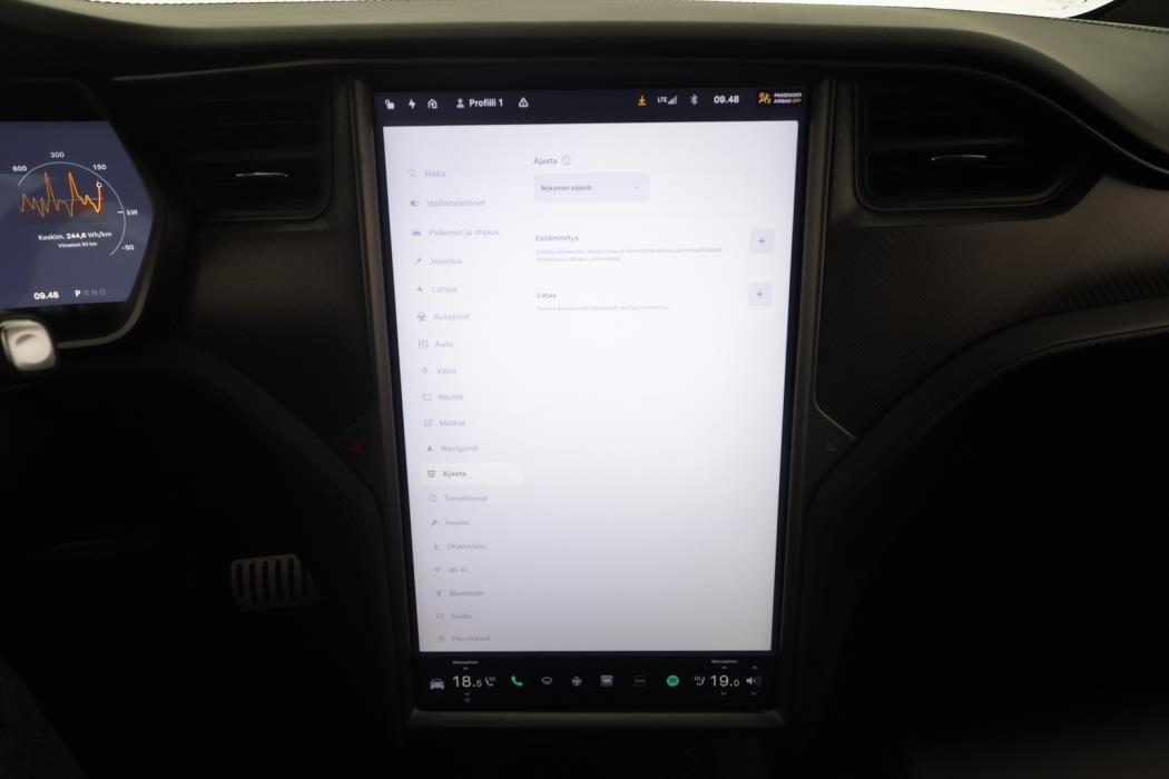 TESLA Model X 2019