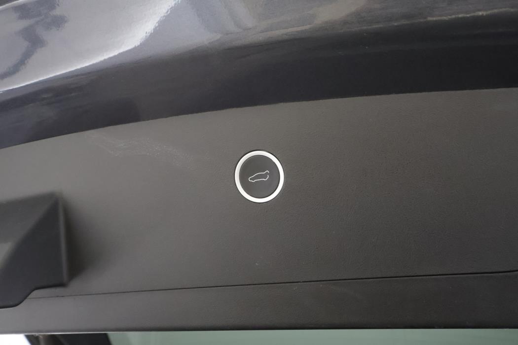 TESLA Model X 2019