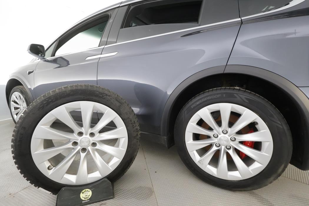 TESLA Model X 2019
