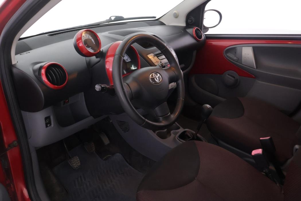 TOYOTA AYGO 2011