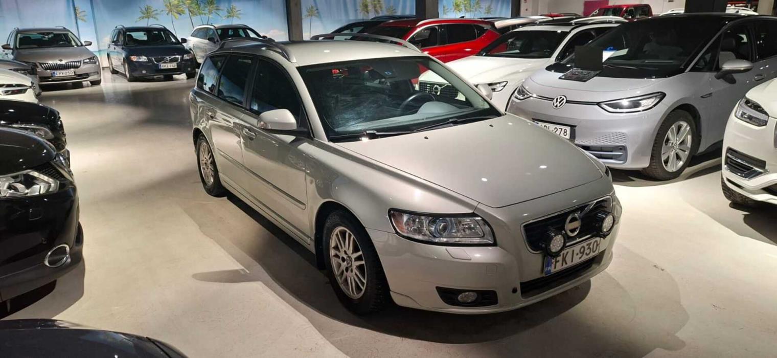 VOLVO V50 2011