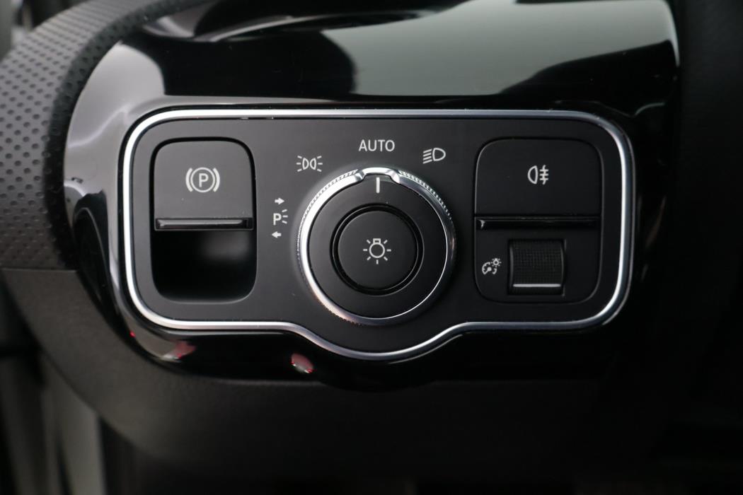 MERCEDES-BENZ CLA 2021