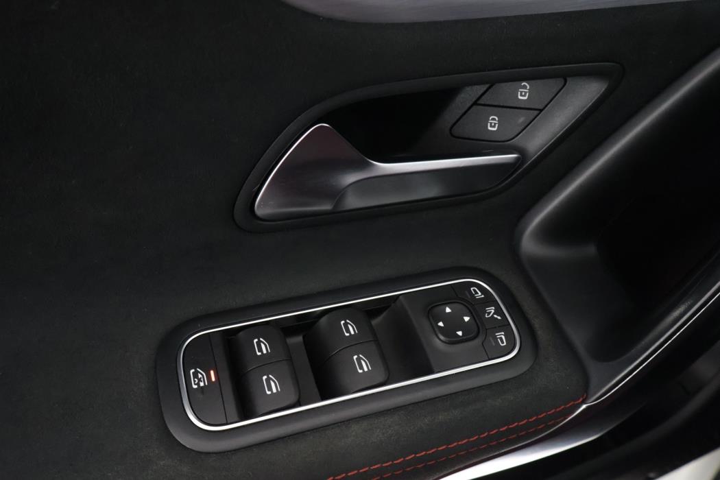 MERCEDES-BENZ CLA 2021