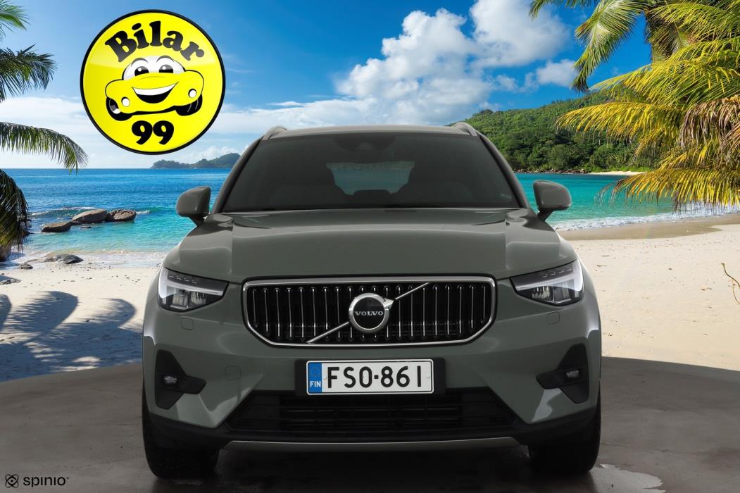 VOLVO XC40 2023
