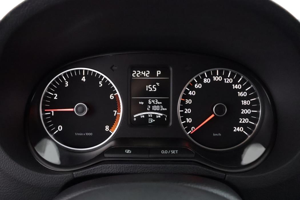 VOLKSWAGEN Polo 2011