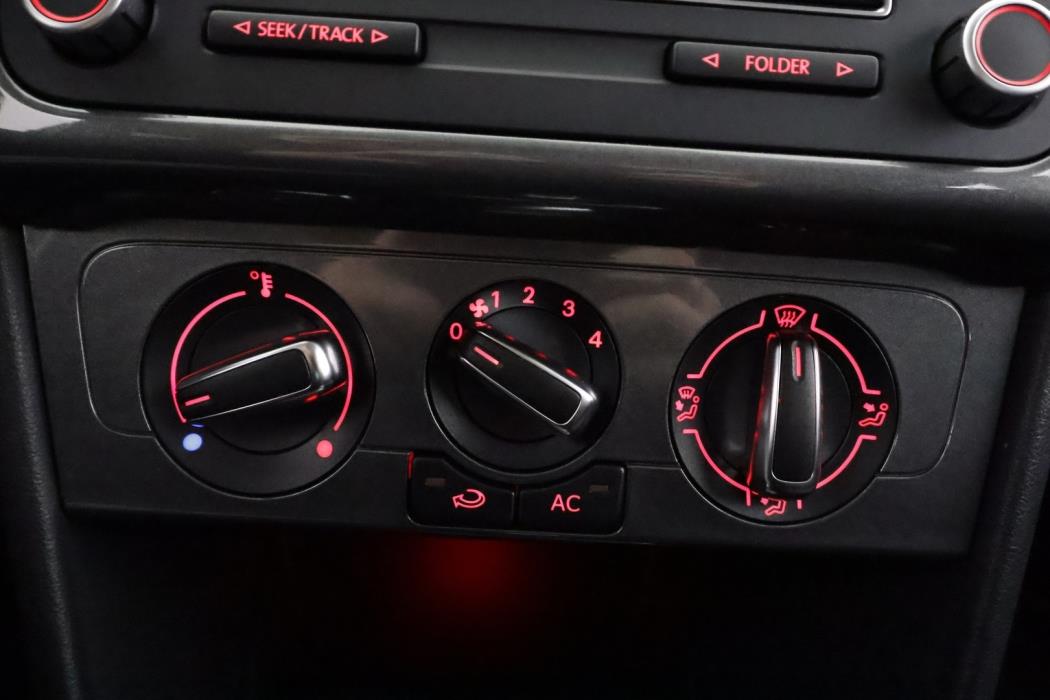 VOLKSWAGEN Polo 2011