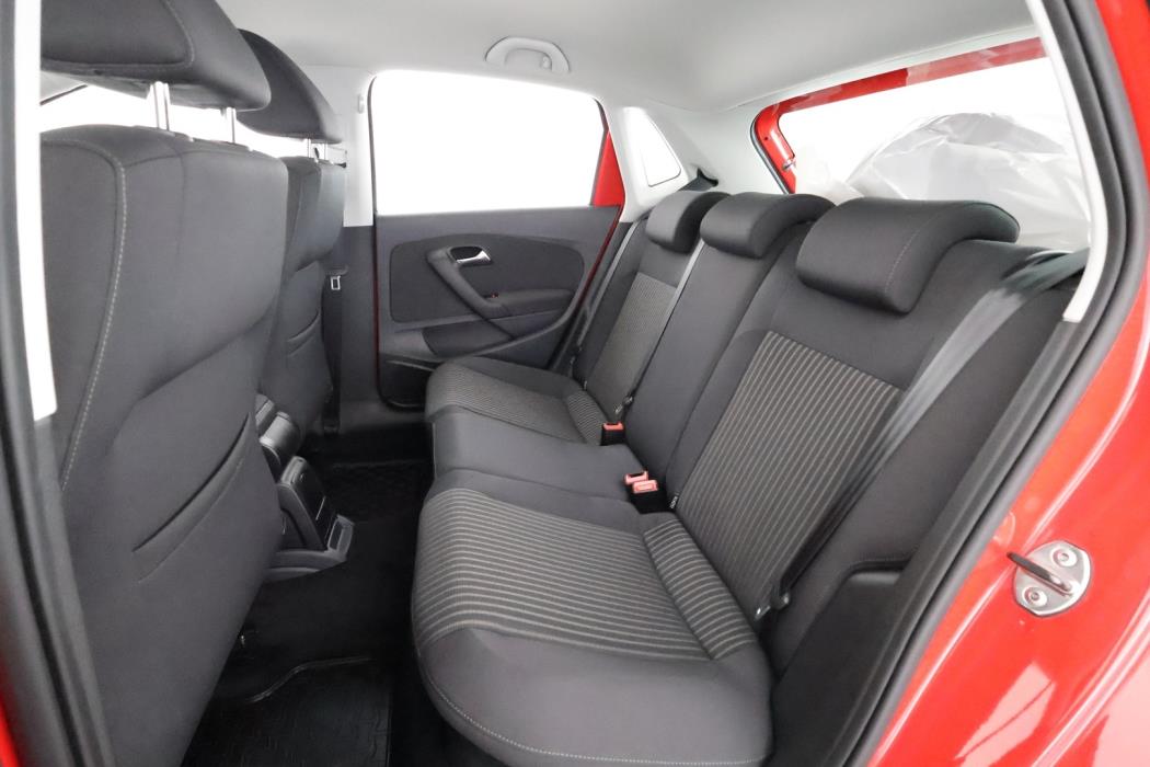 VOLKSWAGEN Polo 2011