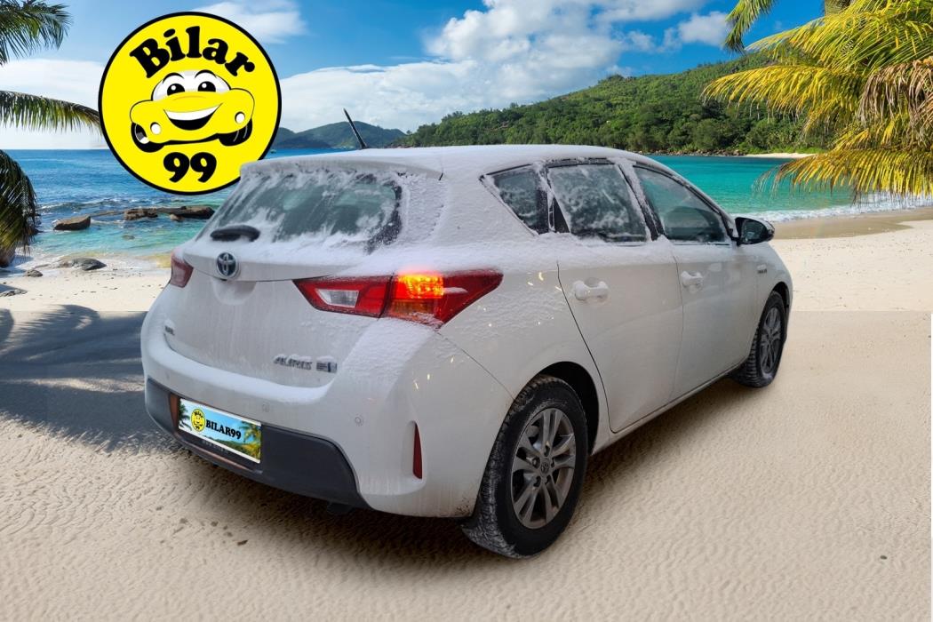 TOYOTA Auris 2013
