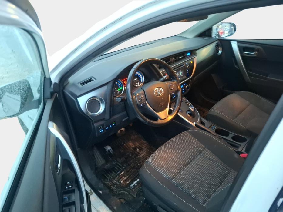 TOYOTA Auris 2013
