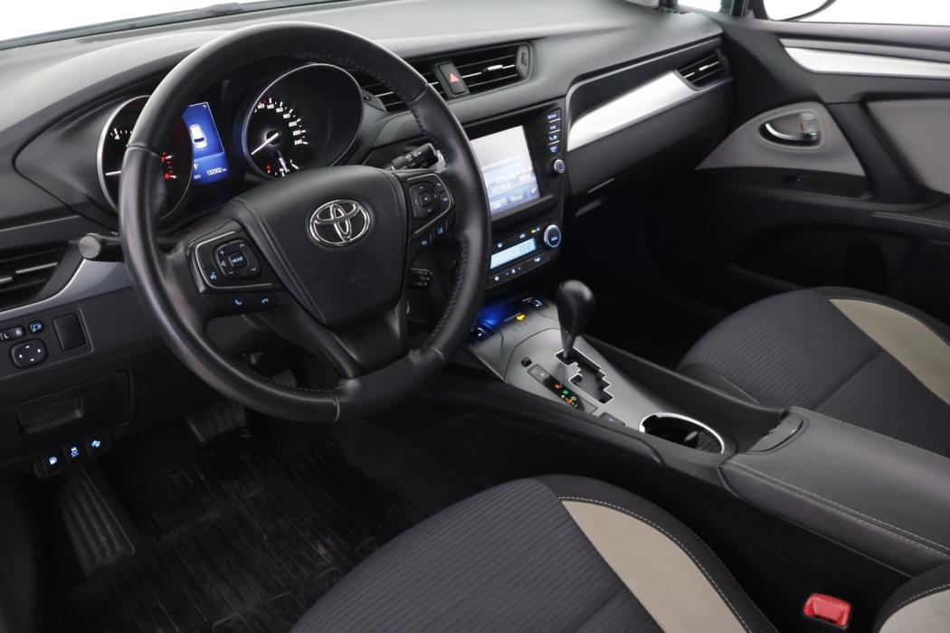 TOYOTA Avensis 2016