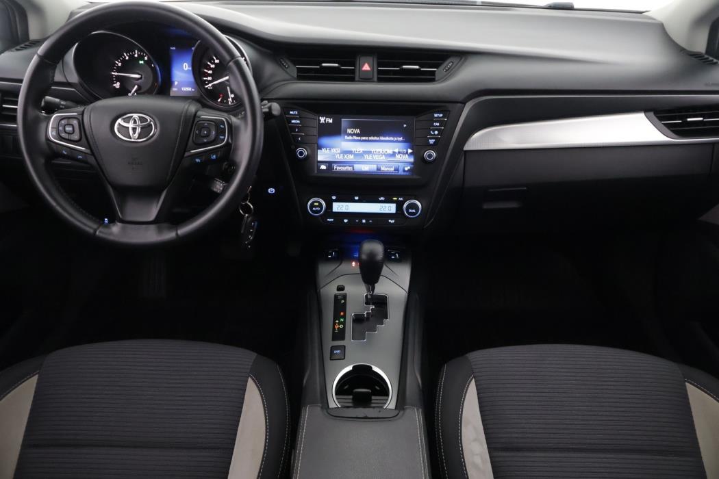 TOYOTA Avensis 2016
