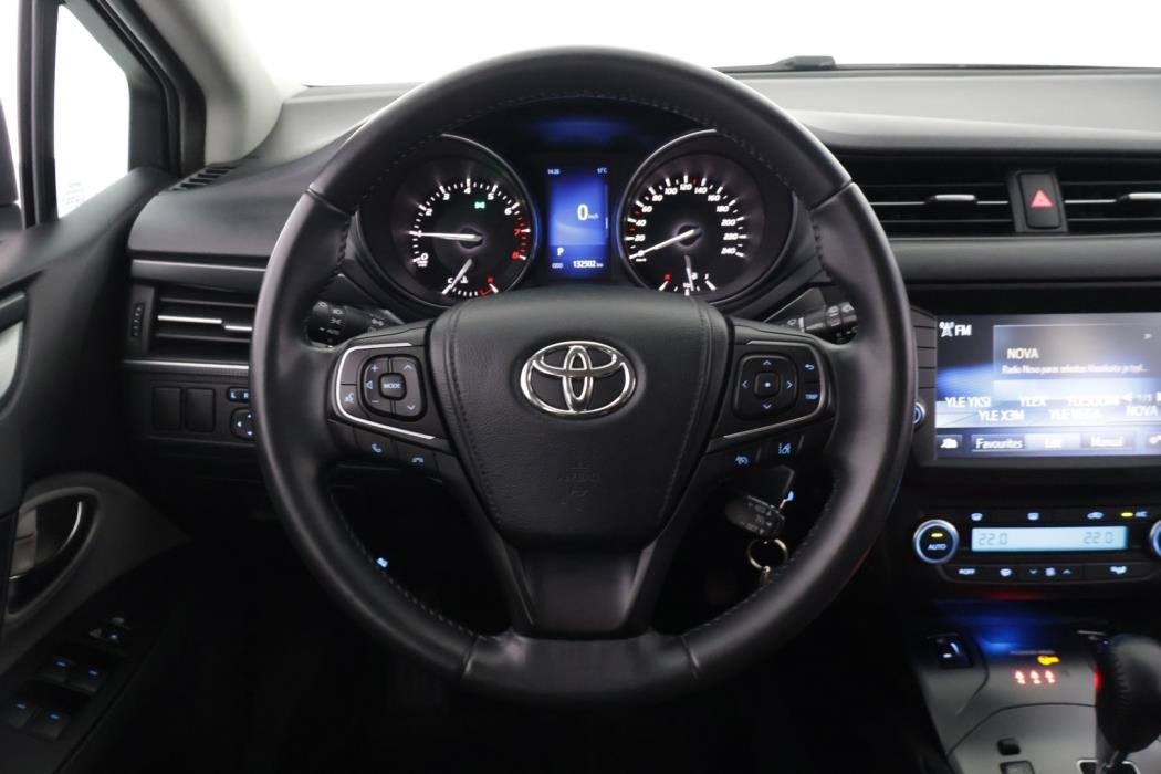 TOYOTA Avensis 2016