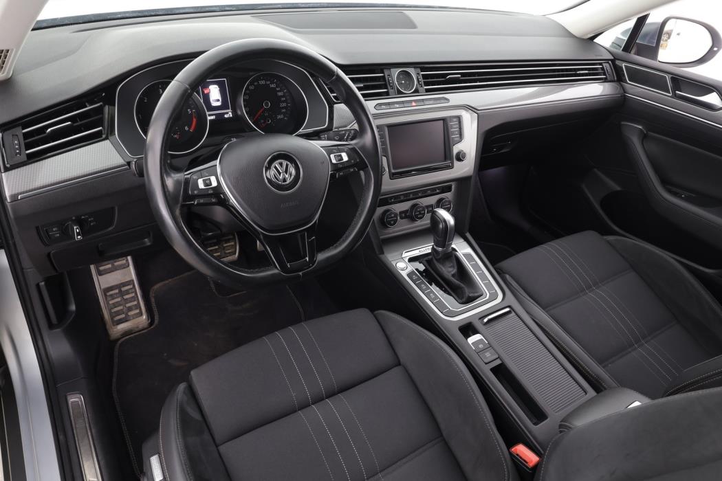 VOLKSWAGEN Passat 2016