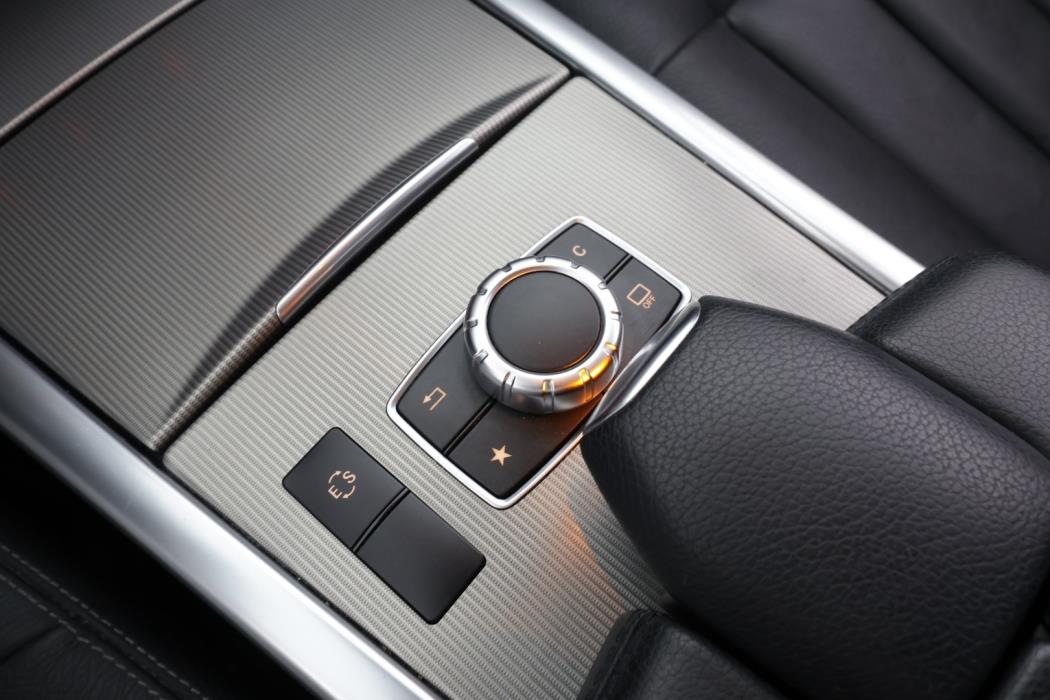 MERCEDES-BENZ E 2016