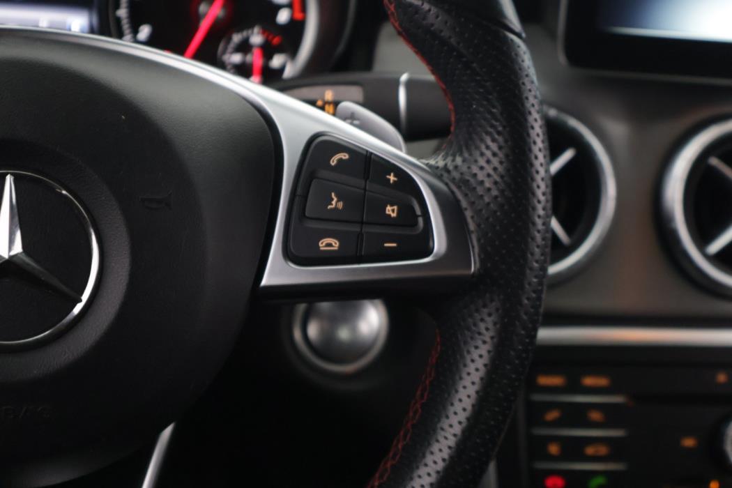 MERCEDES-BENZ CLA 2019