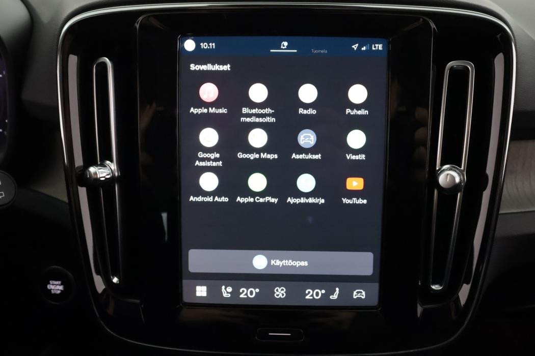 VOLVO XC40 2023