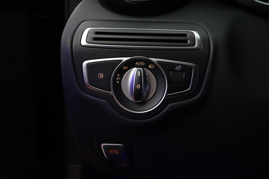 MERCEDES-BENZ C 2021