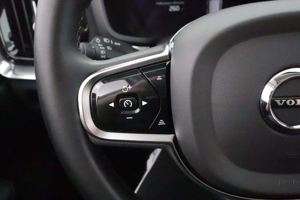 VOLVO V60 Cross Country 2023