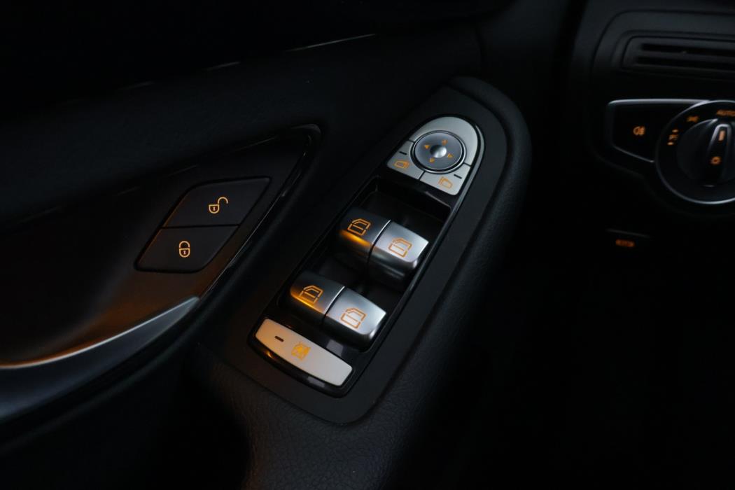 MERCEDES-BENZ C 2020