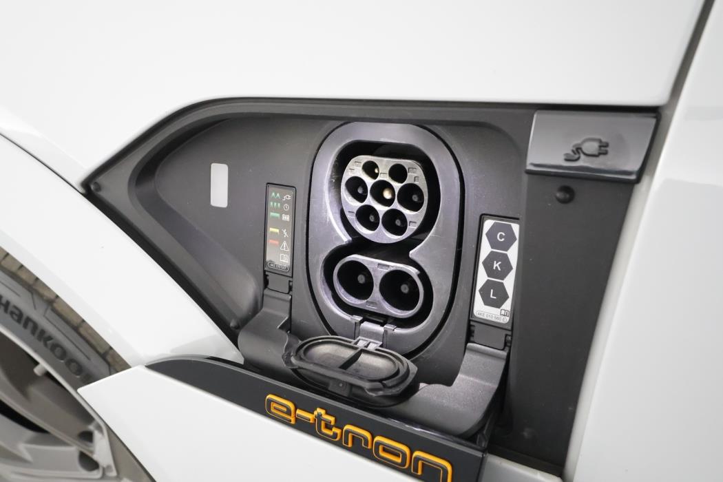 AUDI E-TRON 2022