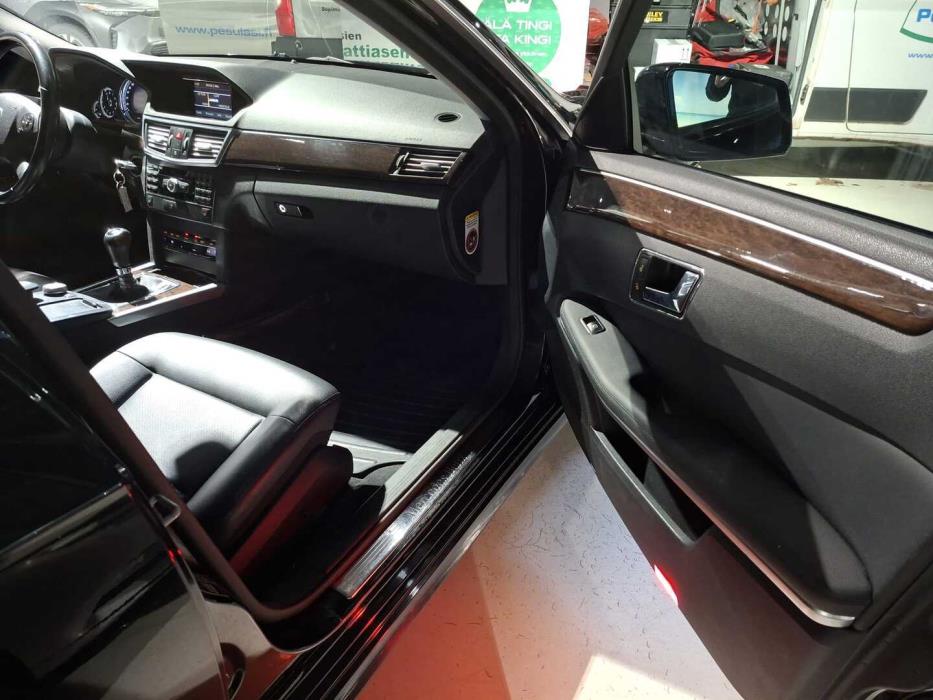 MERCEDES-BENZ E 2009