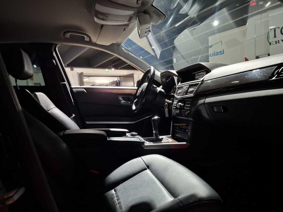 MERCEDES-BENZ E 2009