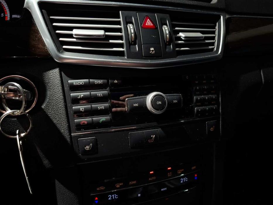 MERCEDES-BENZ E 2009