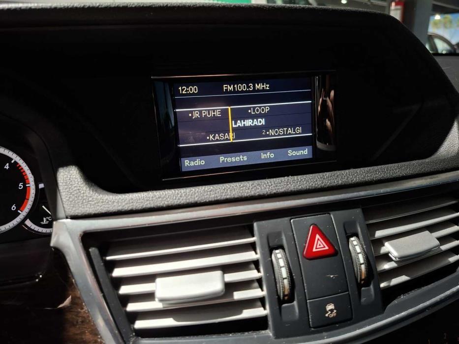 MERCEDES-BENZ E 2009