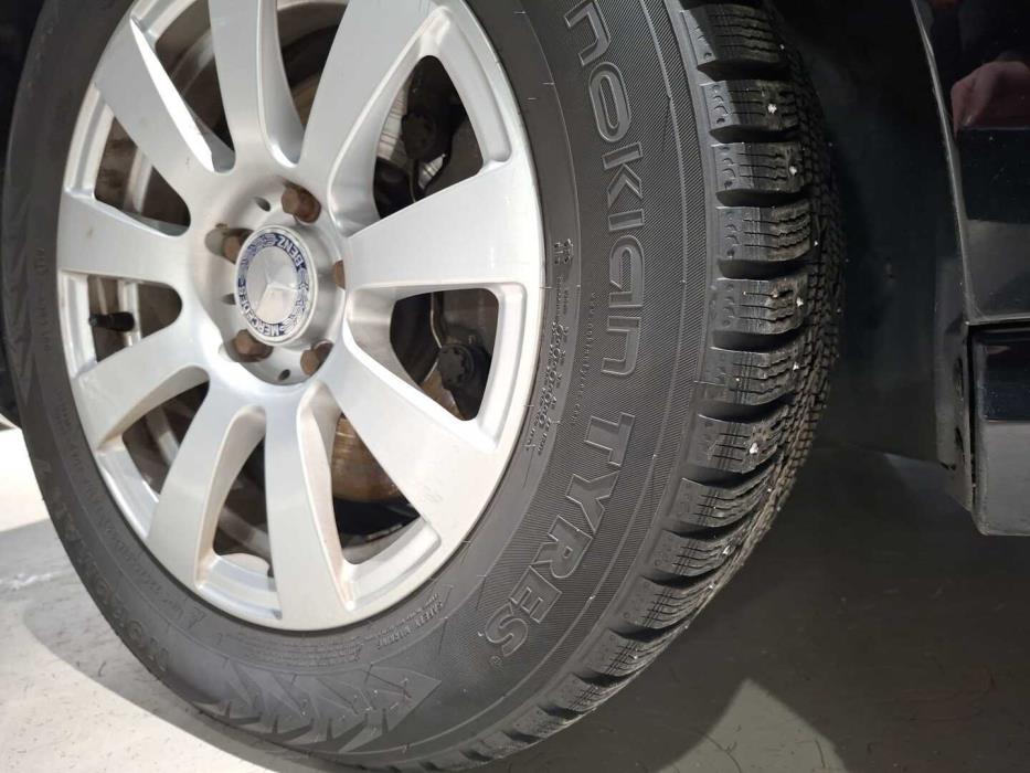 MERCEDES-BENZ E 2009