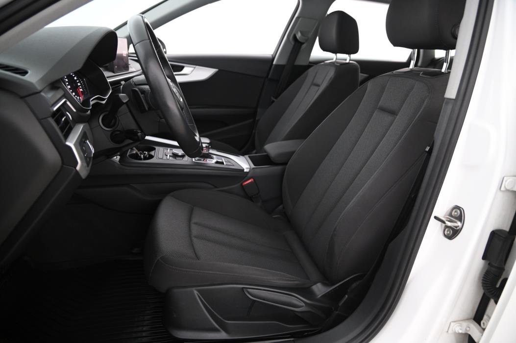 AUDI A4 2018