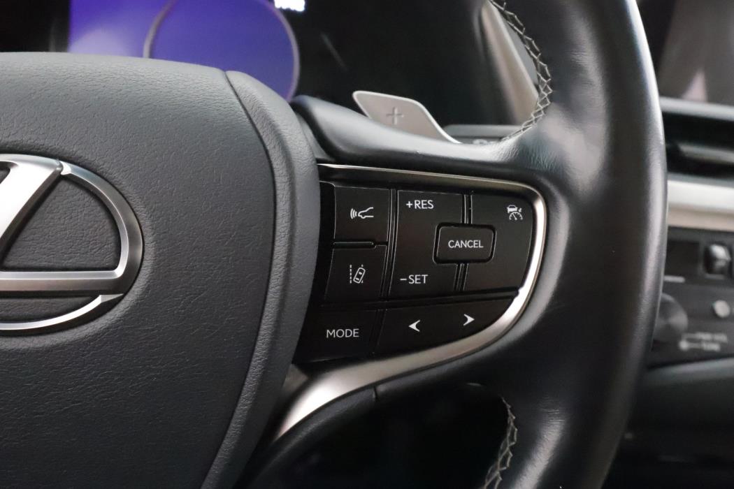 LEXUS ES 2020