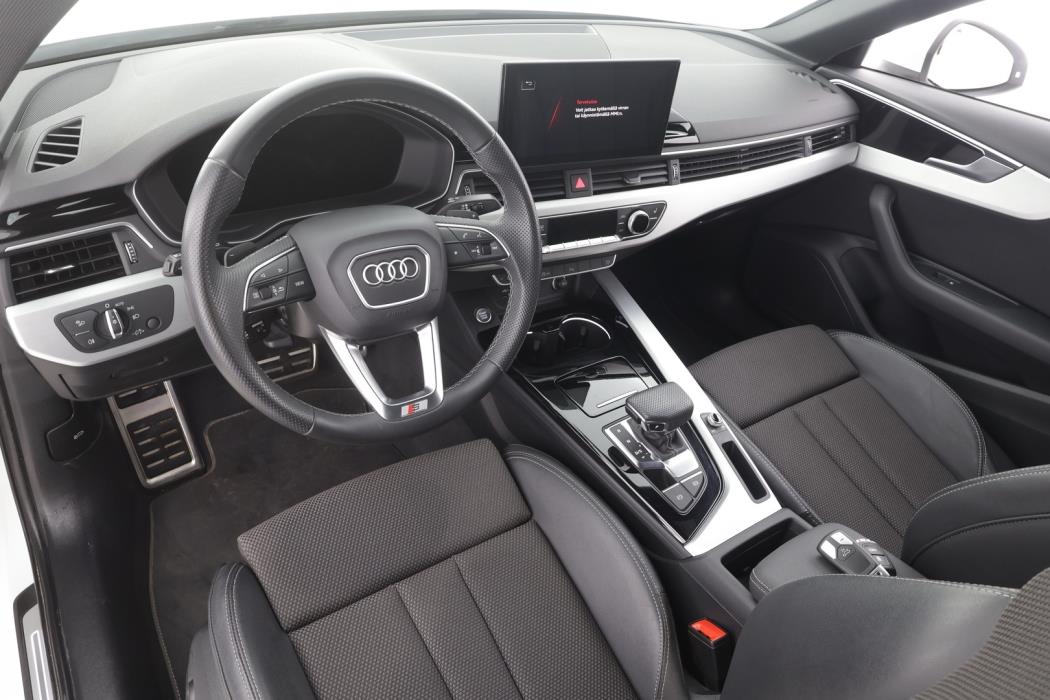 AUDI A4 2021