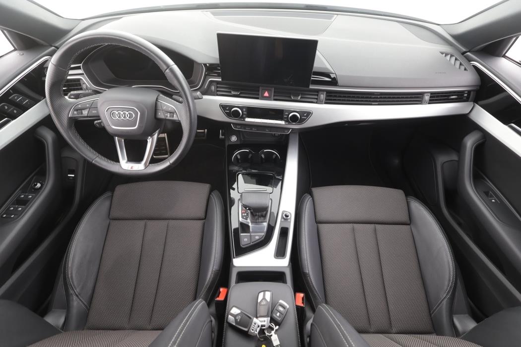 AUDI A4 2021