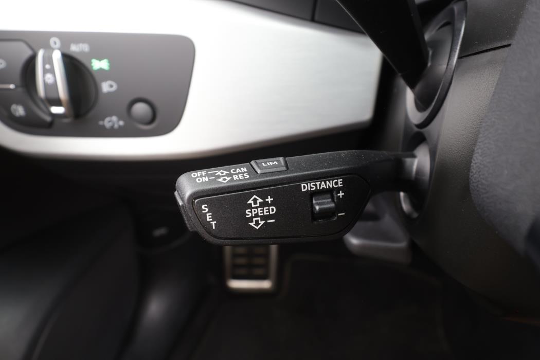 AUDI A4 2021