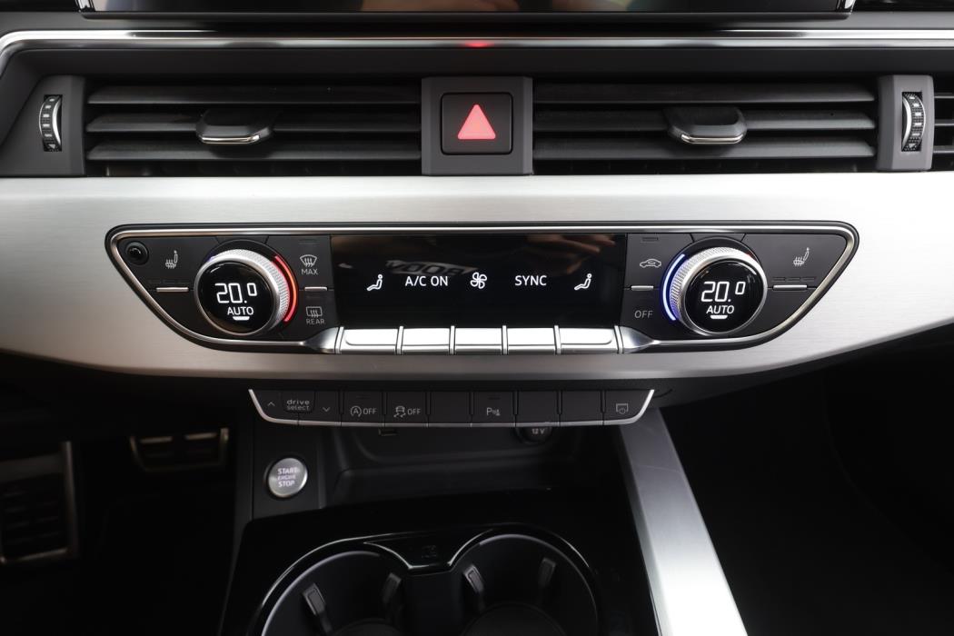 AUDI A4 2021