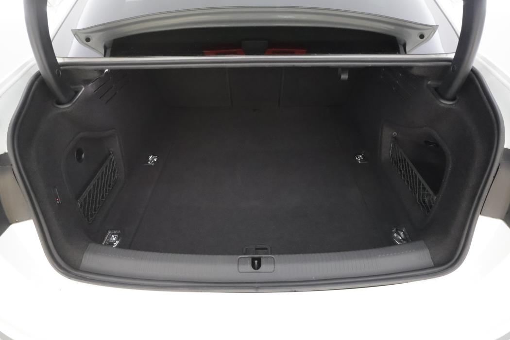 AUDI A4 2021