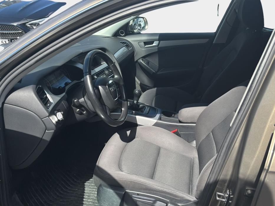 AUDI A4 2011