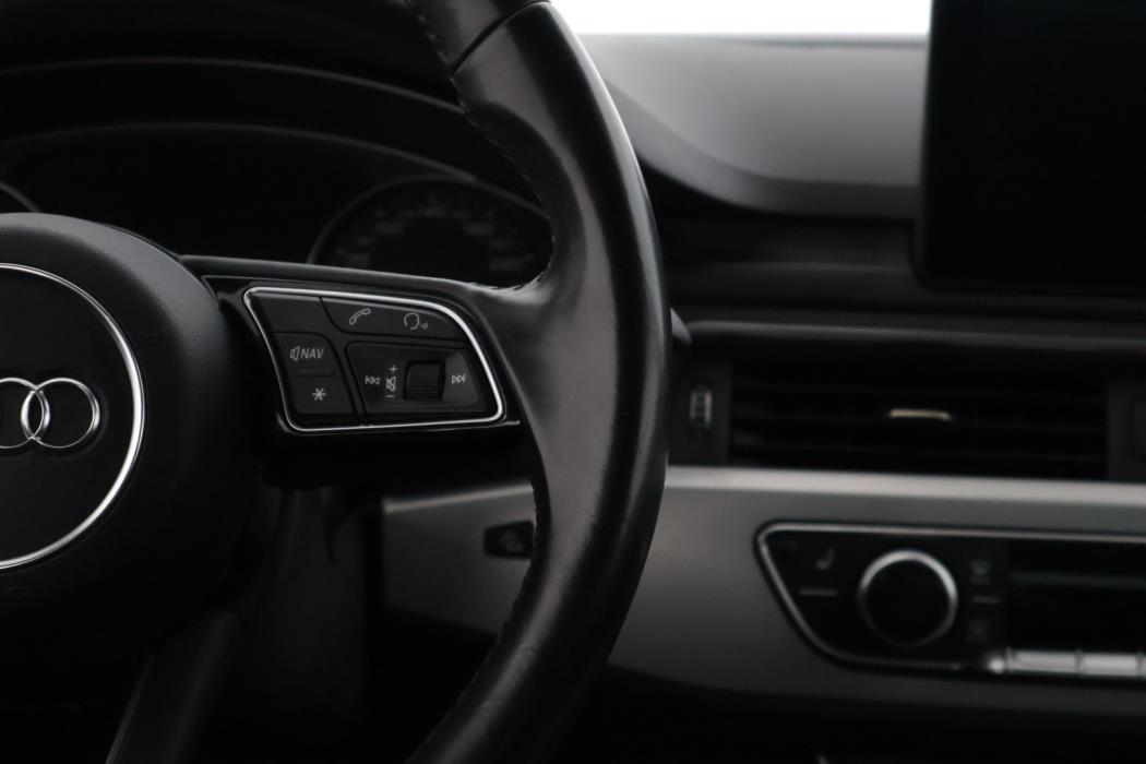 AUDI A4 2017