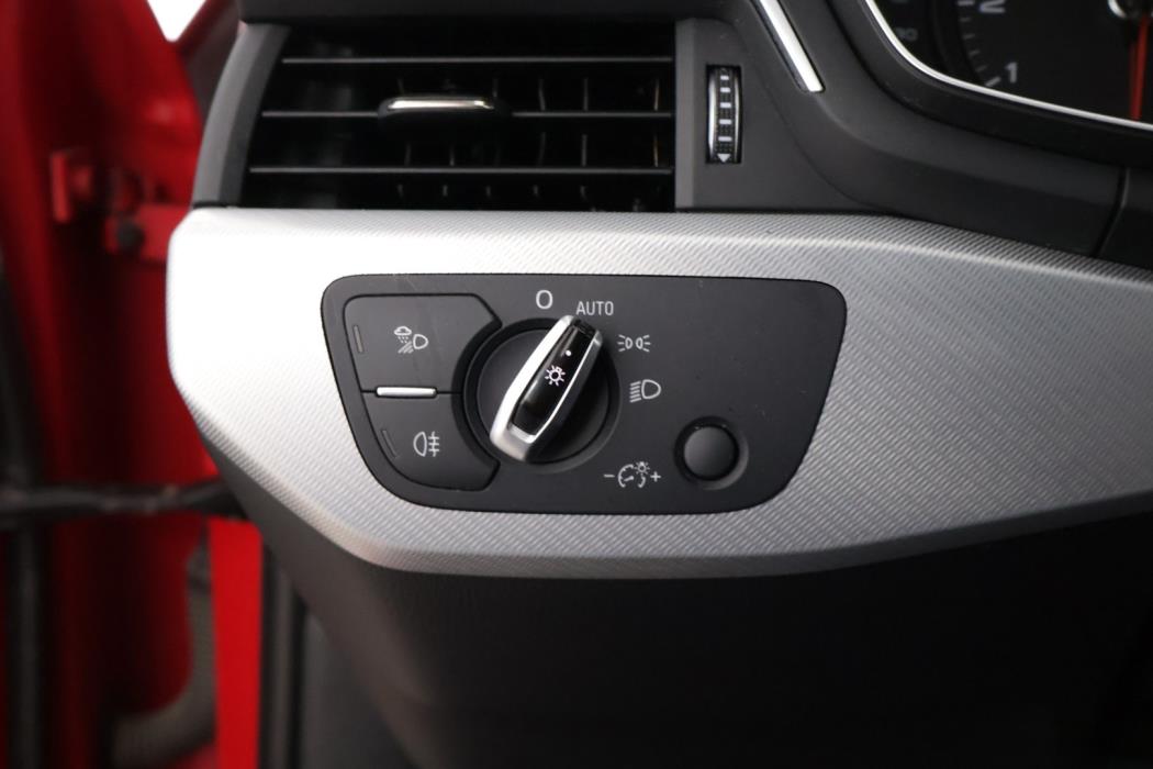 AUDI A4 2017