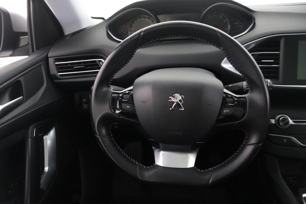 PEUGEOT 308 2015