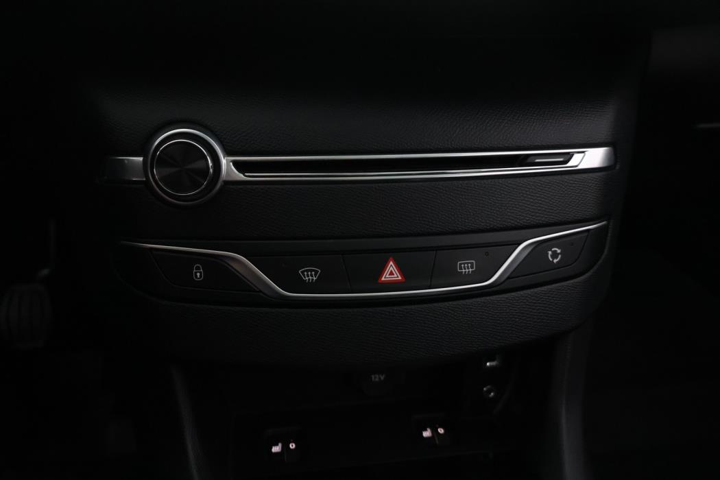 PEUGEOT 308 2015