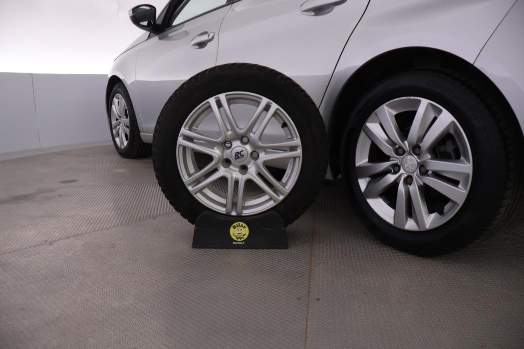 PEUGEOT 308 2015